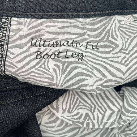 Chico's Platinum Denim Women’s Ultimate Boot Leg Stretch Black Size 2 Short/12 - Picture 9 of 10